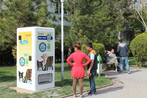 新型環保自動販賣機，可為流浪貓狗提供食物(圖3)