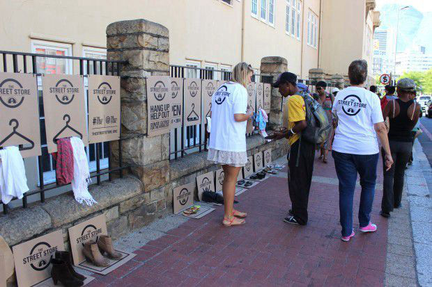 街頭捐贈商店，保護受助人尊嚴--置頂表情