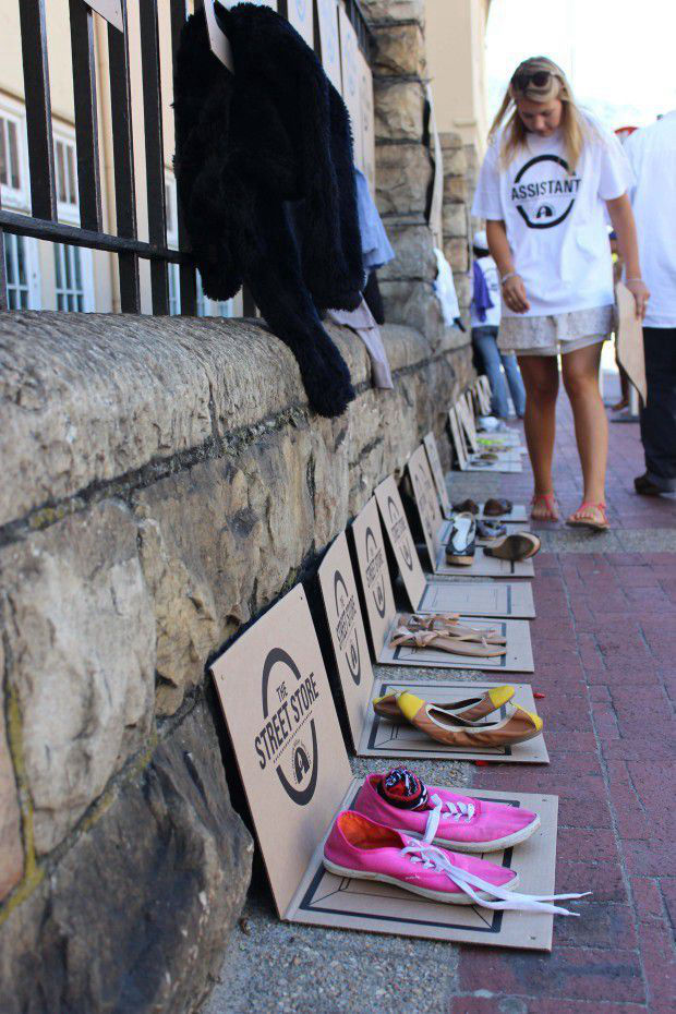 街頭捐贈商店，保護受助人尊嚴--置頂表情