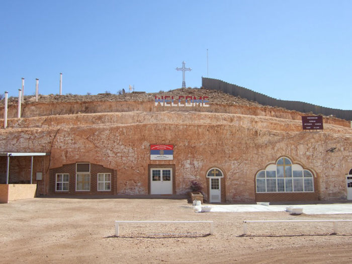 世界上唯一真實存在的地下城，澳大利亞居住在地下的小鎮--置頂表情